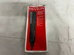 lot 117 image: Revlon Quick and Smooth Flat Iron