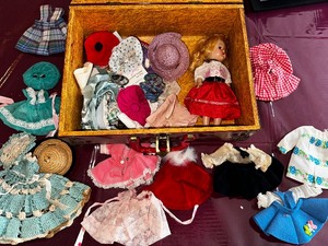 Vintage Ginny Bent Knee 7 12 Doll with Suitcase of Clothes