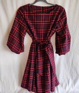 Preppy Style Plaid Knee Length Dress with Balloon 34 Length Sleeves and Tie Waist, Size L