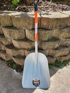 D-Handle Scoop Shovel