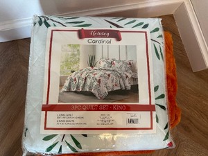 Cardinal 3pc Quilt Set King Sized and Blanket