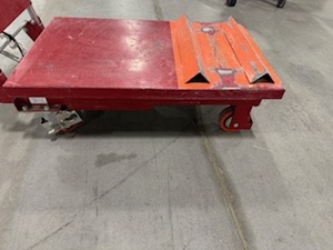 lot 79 image: Uline Lift Table with Wheels. Model H 1485 330lb Capacity