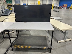 lot 88 image: Two Workstations with Antifatigue Mats
