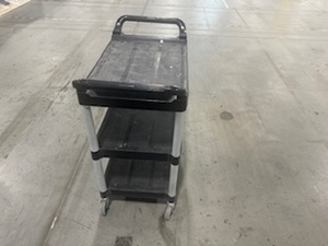 lot 10 image: Rubbermaid Utility Cart