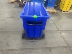 lot 18 image: Blue Tilt Truck