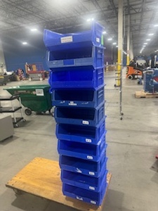 lot 22 image: 10 Blue Bins