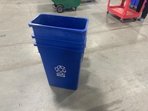 lot 32 image: Five Trash and Recycling Cans