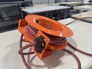 lot 44 image: Workplace Solutions Mountable Air Hose Reel