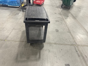 lot 46 image: Rubbermaid Utility Cart