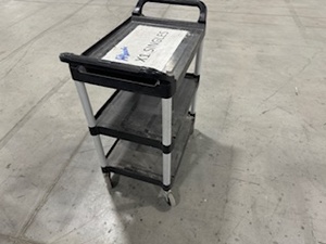 lot 146 image: Rubbermaid Utility Cart