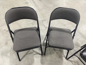 lot 113 image: Five Folding Chairs (4 matching)