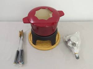 Sierra Cast Iron Fondue Pot