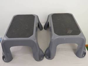 2 Piece Lot of Rubbermaid Plastic Step Stool in-Mold Tread 1-Step Gray