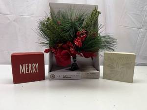 MM. Tree Topper & 2x Ceramic Christmas Decoratons