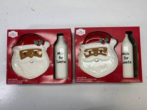 MM. 2x Santa Cookie Plates & Milk Bottle Sets