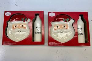 MM. 2x Santa Cookie Plates & Milk Bottle Sets