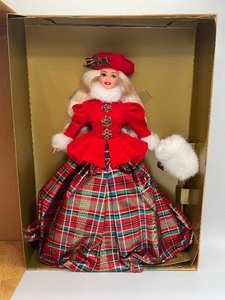 lot 3 image: Mattel Limited Edition Jewel Princess Barbie New in Box