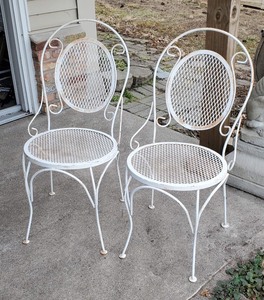 lot 30 image: 2 Metal White Vintage Bistro Chairs