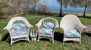 lot 31 image: 2 White Wicker Rockers 1 White Wicker Chair and Magazine Rack.