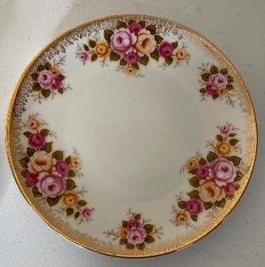 lot 94 image: LOT 7 Pieces of Royal Bavaria China