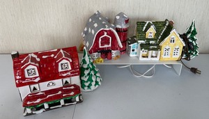 lot 144 image: 3 Vintage Dept 56 Villages
