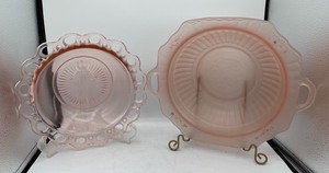 lot 154 image: Two Pink Depression Glass Serving Bowls