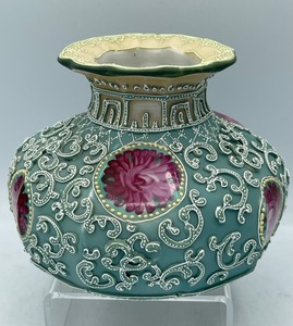 lot 156 image: Beautiful Antique Nippon Moriage Hand Painted Vase