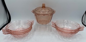 lot 163 image: Vintage Pink Depression Glass Candy Dish and Dessert Bowls