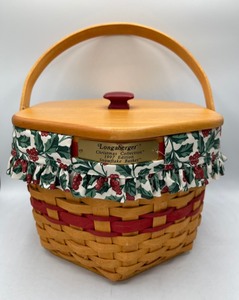 lot 165 image: Longaberger Christmas Collection 1997 Edition Snowflake Basket and Liner