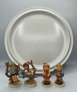 lot 171 image: 12.5 Porcelain Platter by Goebel Germany 4 Mini Hummels