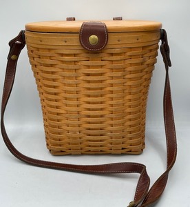 lot 174 image: Longaberger 2000 Country Estates Large Saddlebrook Basket and Plastic Liner