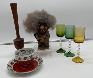 lot 190 image: Fosse - Troll Made in Norway 7  Porsgrund Cup and Saucer Wedding Procession