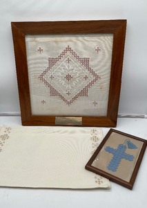 lot 196 image: 2 Hardanger Framed and 4 Cream Colored Placemats