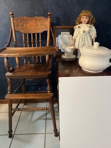 lot 214 image: Antique Oak High Chair, Hardanger, Doll and Chamber Pot