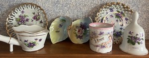 lot 224 image: Violets Porcelain Misc. Lot