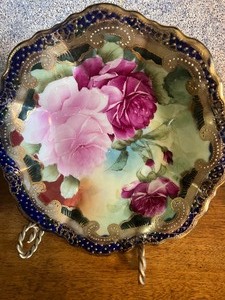lot 229 image: Cobalt Blue and Gold with Roses dish lot