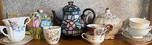lot 231 image: Teapots and Teacups Lot- Teapot Stained Glass Style Lamp