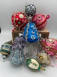 lot 285 image: Vintage Christmas Lot of Sequin and Push Pin Handmade Ornaments