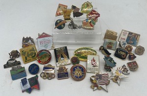 lot 375 image: Lot of Vintage Enamel Pins, Lapel Pins, varying subject matter