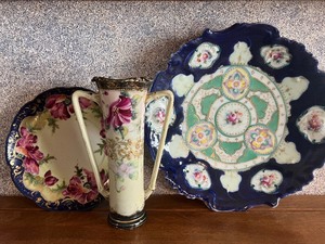 lot 220 image: Nippon Vase marked 7