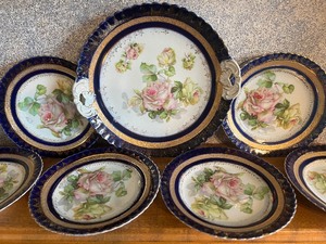 lot 221 image: Cobalt Blue and Gold Trim Pink Roses Germany Plates