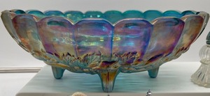 lot 414 image: Vintage Indiana Iridescent Carnival Glass Footed Fruit Bowl, Clear Glass and Crystal Bowl