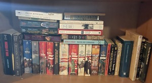 lot 417 image: Lot of 34 Paperback Books