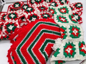 lot 320 image: Homemade Tree Skirt, Stocking and Doilies