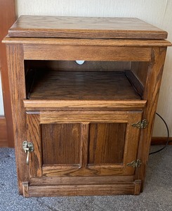 lot 322 image: Replica Icebox TvMicrowave Stand
