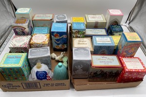 lot 326 image: Vintage Avon Cologne LOT of 25