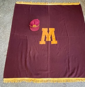 lot 364 image: 1930s Minnesota Golden Gophers Wool Stadium Blanket and Minnesota Gophers Ball Cap