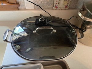 lot 391 image: Cuisinart Electric Skillet, Stainless Steel Stock Pot and Bakeware