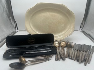 lot 438 image: Vintage Platter, Chas D. Briddell Inc. Carving Set and Silver plate Flatware