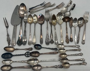 lot 446 image: Miscellaneous Serving Ware - Small Spoon and Forks- Crafting LOT